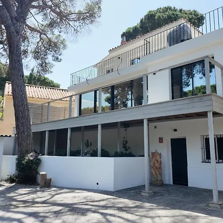 Casa Bahari Near The With Pool, Bbq, And Lounge Marbellac